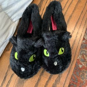 NWOT Betsy Johnson slippers. Size 5-6